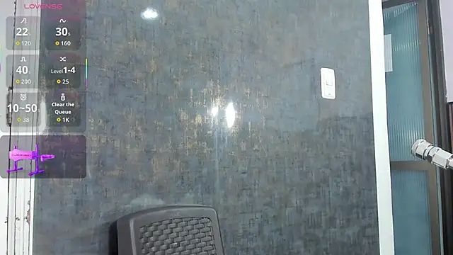 Snapshot of violett_collins_ chatting on December 2025 11:14:02 PM violett collins online show from December 2025 11:14:02 PM