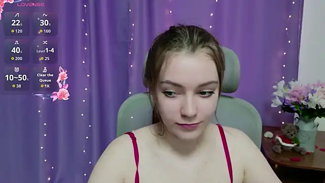 Lana  Cute  online show from April 2026 02:32:02 PM