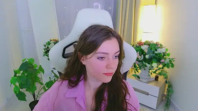 Lana  Cute  online show from June 2026 02:38:01 PM