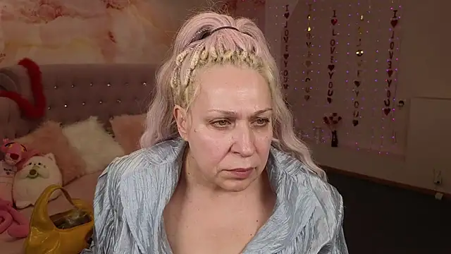 Penelope Pinky online show from March 2025 05:46:01 PM