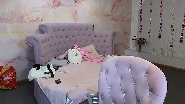 Penelope Pinky online show from September 2025 03:49:01 AM