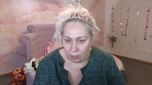 Snapshot of Penelope_Pinky chatting on November 2025 11:03:02 AM Penelope Pinky online show from November 2025 11:03:02 AM