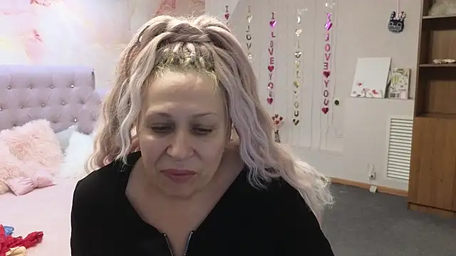 Penelope Pinky online show from March 2025 07:33:02 AM