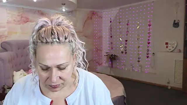 Penelope Pinky online show from October 2025 11:11:02 AM