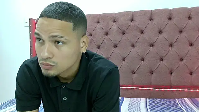 Snapshot of lau_hotfox chatting on January 2025 01:44:01 AM lau hotfox online show from January 2025 01:44:01 AM