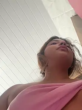 Nicollygriu online show from April 2026 01:40:01 PM