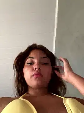 Nicollygriu online show from January 2026 01:15:02 PM