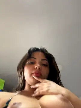 Snapshot of Nicollygriu chatting on November 2025 03:45:02 PM Nicollygriu online show from November 2025 03:45:02 PM