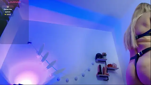 Snapshot of KrishnaCanha chatting on October 2025 04:29:02 PM KrishnaCanha online show from October 2025 04:29:02 PM