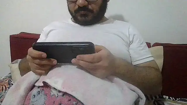 UrfavSlaveBitch online show from March 2026 06:00:01 PM