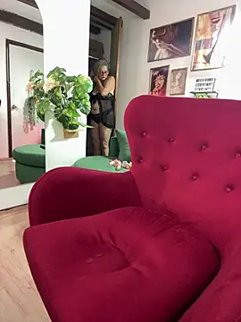 Adeellee  online show from April 2026 04:08:02 PM