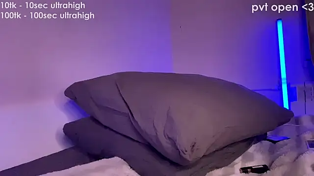  xxtina online show from November 2025 03:16:01 PM