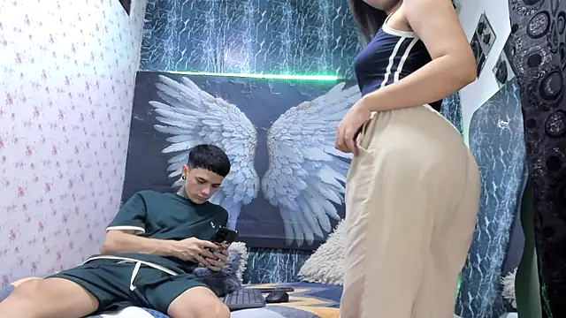 exotic hot couple online show from March 2026 10:54:02 PM