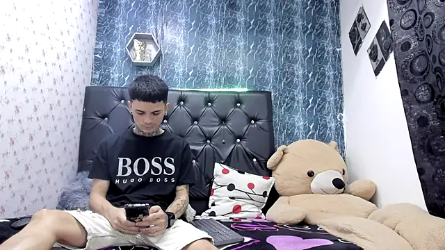 exotic hot couple online show from February 2026 09:58:02 PM