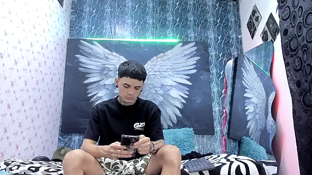 exotic hot couple online show from April 2026 10:25:02 PM