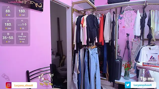 LucyanaSilva online show from February 2026 06:30:02 PM