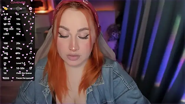 Snapshot of Flower_Camellia77 chatting on March 2025 08:20:02 PM Flower Camellia77 online show from March 2025 08:20:02 PM