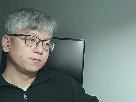 Snapshot of leoUSIR chatting on October 2025 03:33:02 PM leoUSIR online show from October 2025 03:33:02 PM