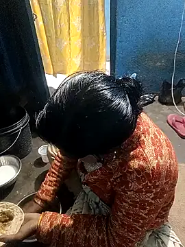 Snapshot of Kamhot33 chatting on February 2025 06:00:01 AM Kamhot33 online show from February 2025 06:00:01 AM