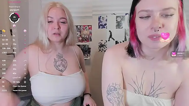 Snapshot of tender_kiitty chatting on November 2025 01:26:01 PM tender kiitty online show from November 2025 01:26:01 PM