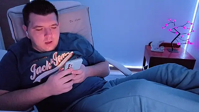 Snapshot of JasonJacks chatting on October 2025 04:33:02 AM JasonJacks online show from October 2025 04:33:02 AM