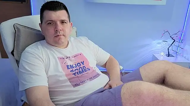 Snapshot of JasonJacks chatting on June 2026 07:25:01 AM JasonJacks online show from June 2026 07:25:01 AM