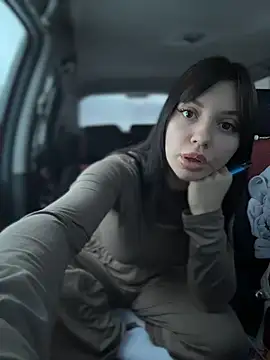 JulliaVegas online show from November 2025 02:33:02 AM