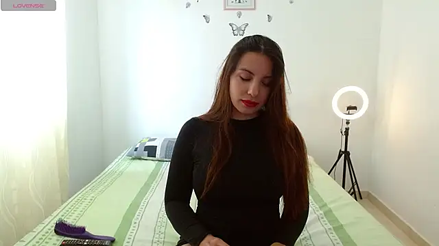 Snapshot of littleshydoll chatting on September 2025 05:40:02 PM littleshydoll online show from September 2025 05:40:02 PM