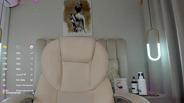 Snapshot of CharlotteDupontt chatting on March 2025 05:24:02 PM CharlotteDupontt online show from March 2025 05:24:02 PM