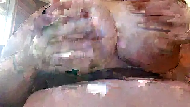 Snapshot of chrissybear84 chatting on June 2026 06:14:01 PM chrissybear84 online show from June 2026 06:14:01 PM