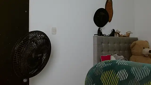 Sexy Lia  online show from May 2026 04:48:01 AM