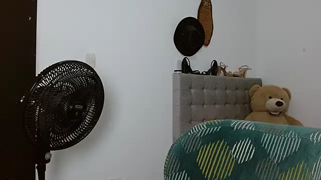 Sexy Lia  online show from April 2026 11:29:02 PM