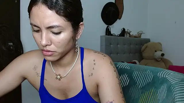 Sexy Lia  online show from May 2026 01:04:01 AM