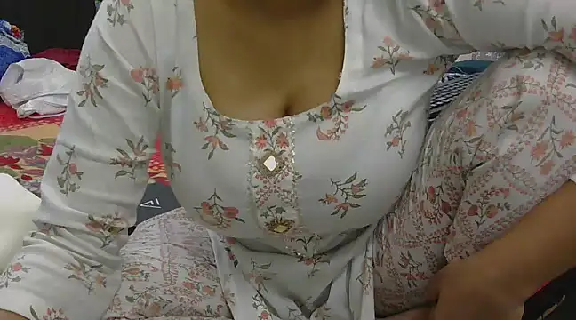 Snapshot of chavi_12 chatting on January 2025 05:28:01 PM chavi 12 online show from January 2025 05:28:01 PM