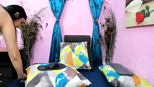 miss--flora online show from February 2026 08:33:02 PM