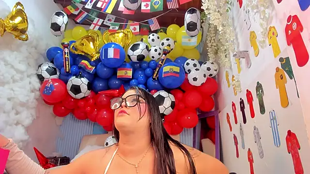 Danniela18  online show from June 2026 11:41:01 AM