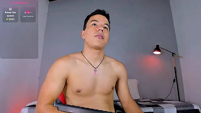 lucas wellx online show from October 2025 12:09:02 AM