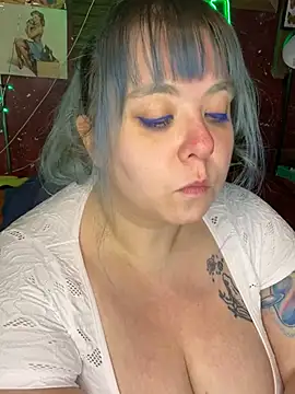 Snapshot of SleazeLouize chatting on February 2025 01:37:01 AM SleazeLouize online show from February 2025 01:37:01 AM