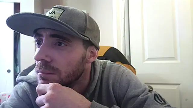 Snapshot of Huntzg23 chatting on April 2026 05:29:01 PM Huntzg23 online show from April 2026 05:29:01 PM