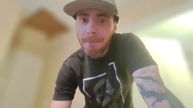 Snapshot of Huntzg23 chatting on March 2026 05:53:02 PM Huntzg23 online show from March 2026 05:53:02 PM