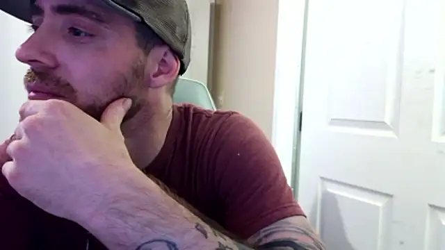 Snapshot of Huntzg23 chatting on March 2026 06:48:02 AM Huntzg23 online show from March 2026 06:48:02 AM