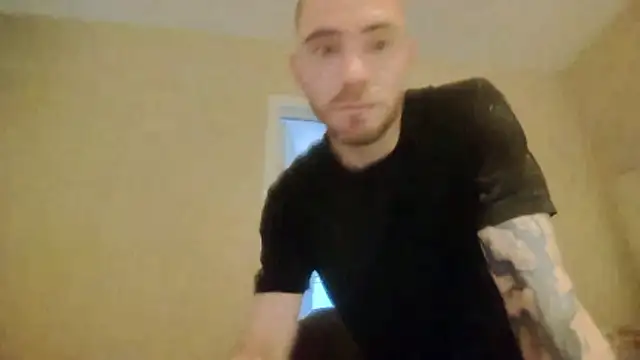 Huntzg23 online show from April 2026 05:53:01 PM