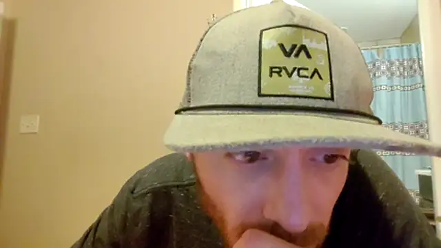 Huntzg23 online show from December 2025 01:33:01 AM