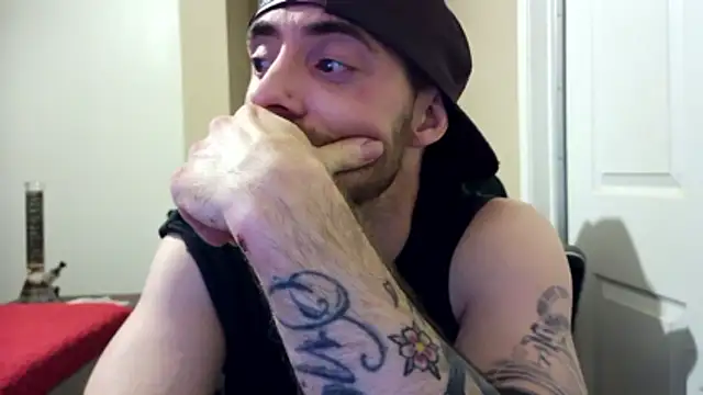 Snapshot of Huntzg23 chatting on April 2026 06:43:01 AM Huntzg23 online show from April 2026 06:43:01 AM