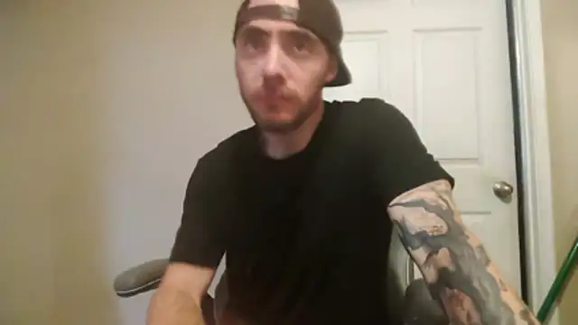 Huntzg23 online show from May 2026 02:43:01 AM