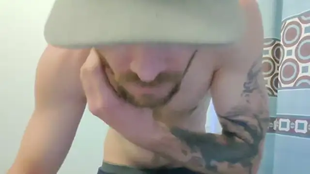 Huntzg23 online show from November 2025 06:41:02 PM