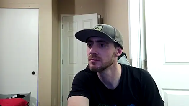 Snapshot of Huntzg23 chatting on March 2026 04:35:02 AM Huntzg23 online show from March 2026 04:35:02 AM