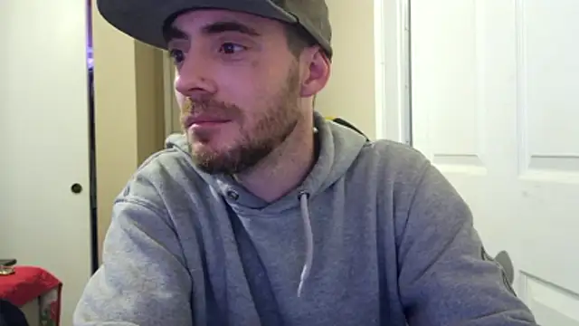 Snapshot of Huntzg23 chatting on April 2026 06:17:01 AM Huntzg23 online show from April 2026 06:17:01 AM