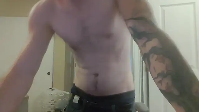 Huntzg23 online show from July 2026 07:18:02 PM