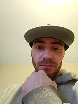 Huntzg23 online show from February 2026 08:49:02 PM